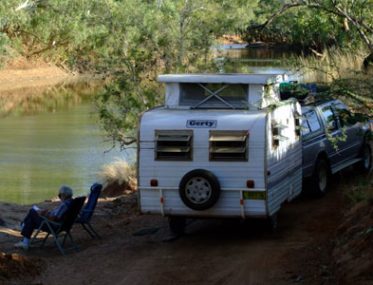 Free camping debate for grey nomads of Australia