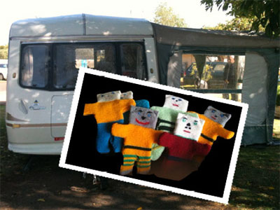 Grey nomads knit teddy bears