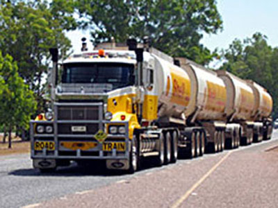 Australian grey nomads caravans and motorhomes to share rest areas and truckies to share rest araeas