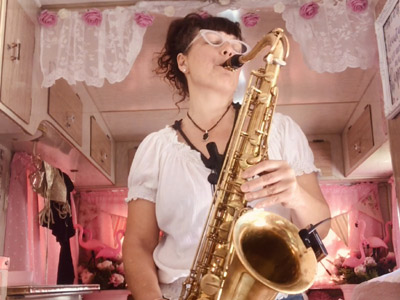 Saxophone playing grey nomad